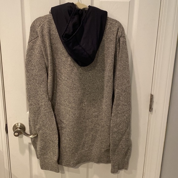 Men’s Tommy Hilfiger Sweater - Picture 8 of 9
